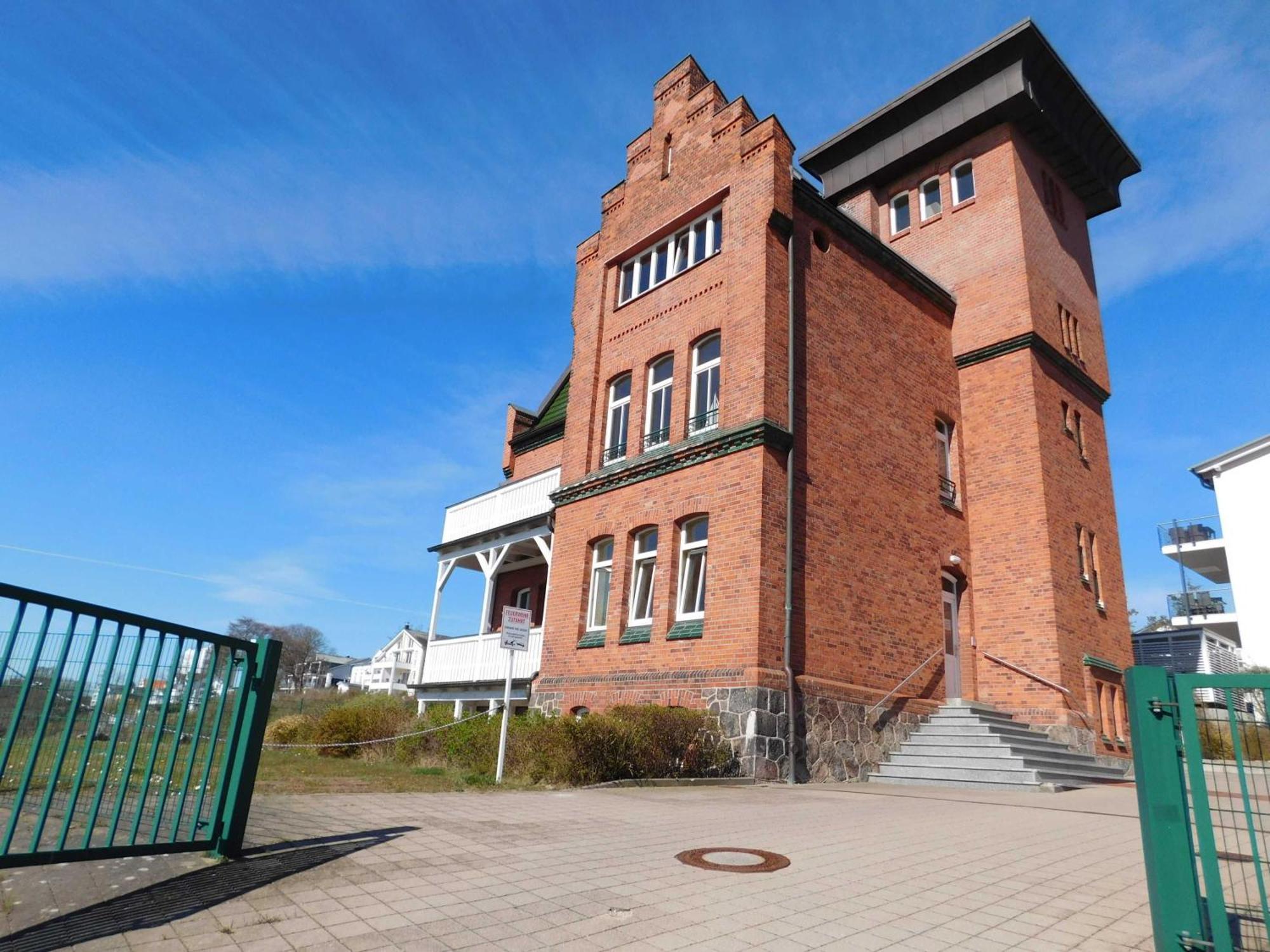 Seelotsenstation Sassnitz Mit Hafenblick By Unsere Urlaubszeit Luaran gambar