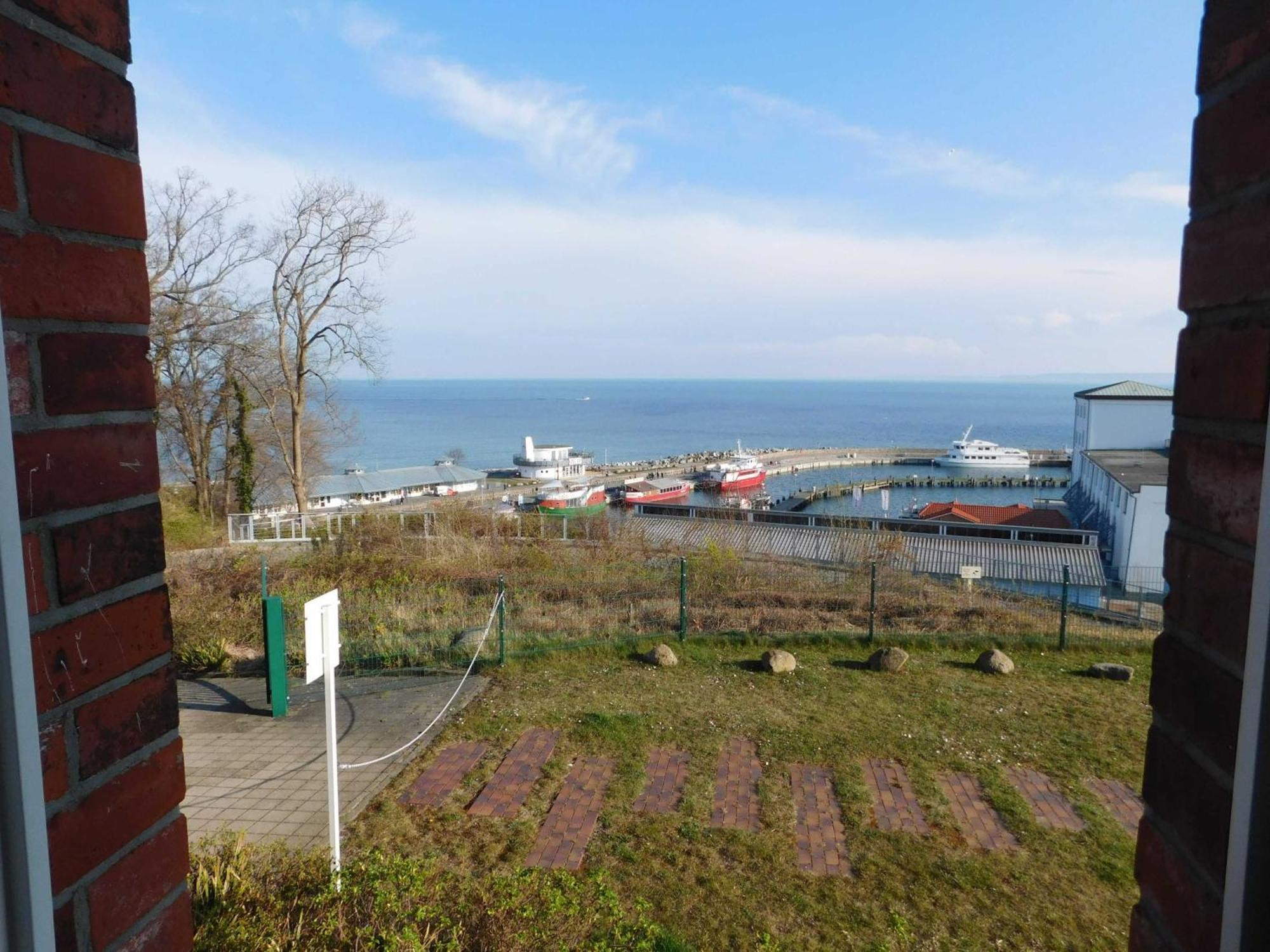 Seelotsenstation Sassnitz Mit Hafenblick By Unsere Urlaubszeit Luaran gambar